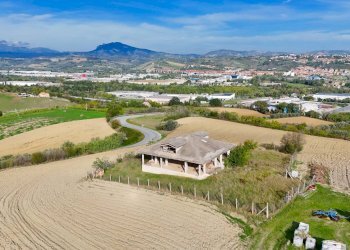 Foto 6 - Villa Contrada Tronto (zona San Martino )
 
snc, Ancarano - foto 6