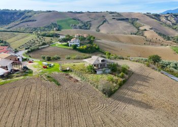 Foto 20 - Villa Contrada Tronto (zona San Martino )
 
snc, Ancarano - foto 20