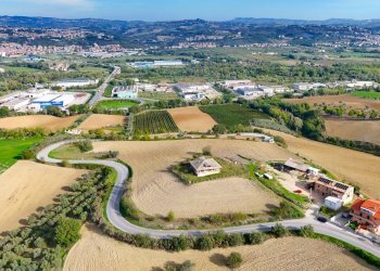 Foto 35 - Villa Contrada Tronto (zona San Martino )
 
snc, Ancarano - foto 35