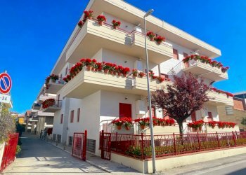 Foto 1 - Quadrilocale Via Emilia
 
12, Alba Adriatica - foto 1