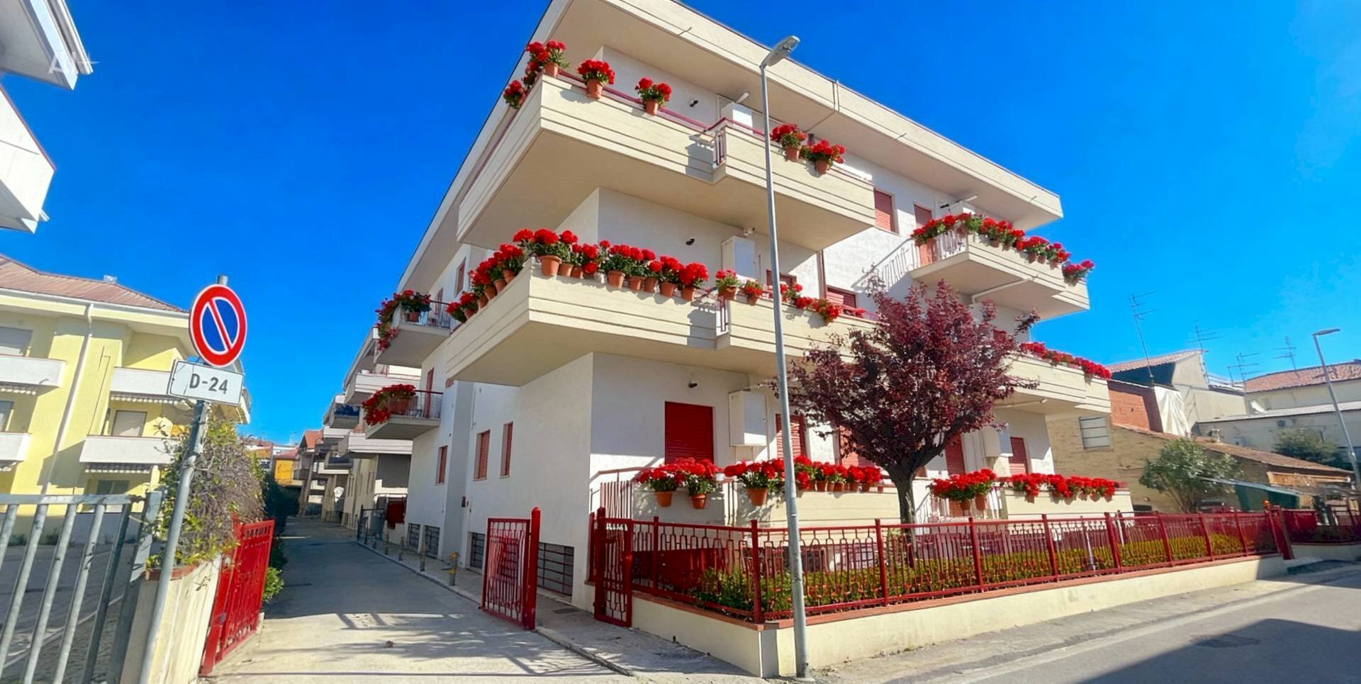 Foto 1 - Apartment Via Emilia
 
12, Alba Adriatica - photo 1