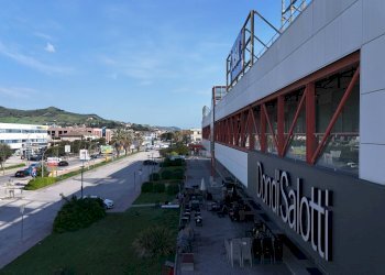 Foto 19 - Laboratorio Via Pasubio
 
15, San Benedetto del Tronto - foto 19