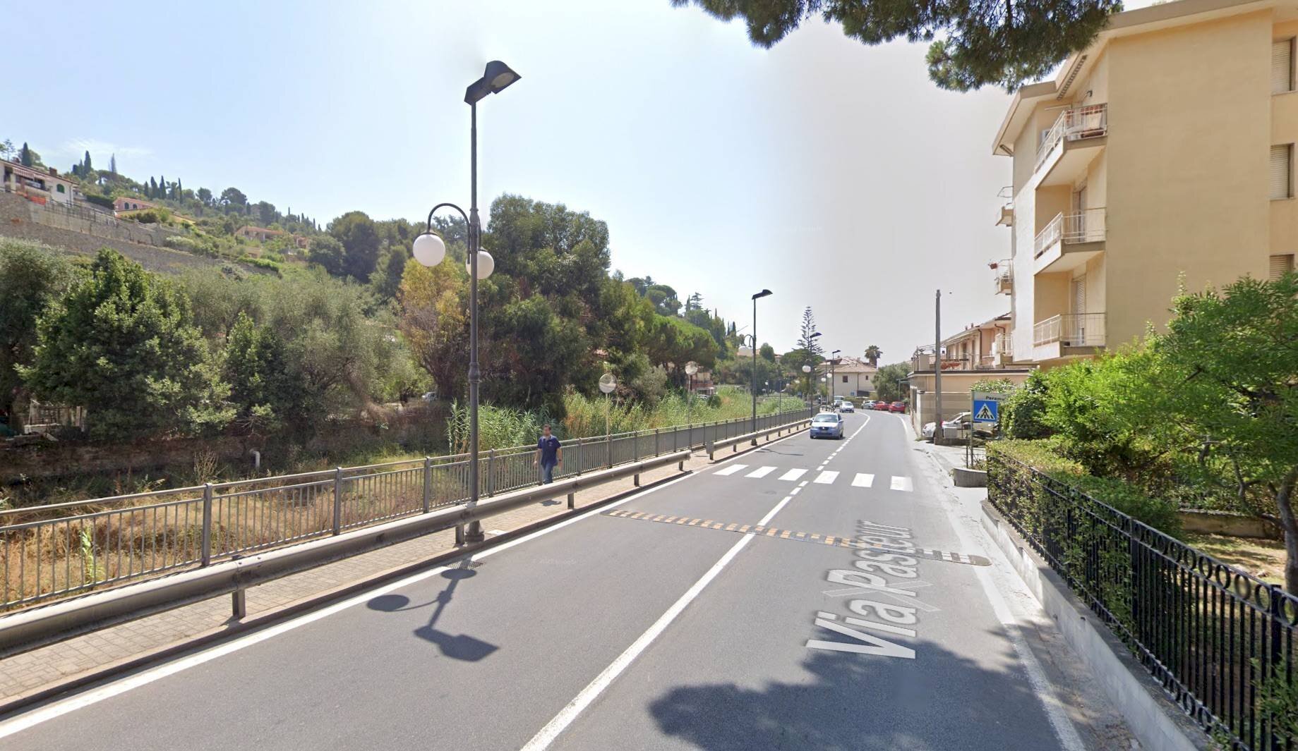 Foto 3 - Box Via del lavoro
 
8, Bordighera - foto 3