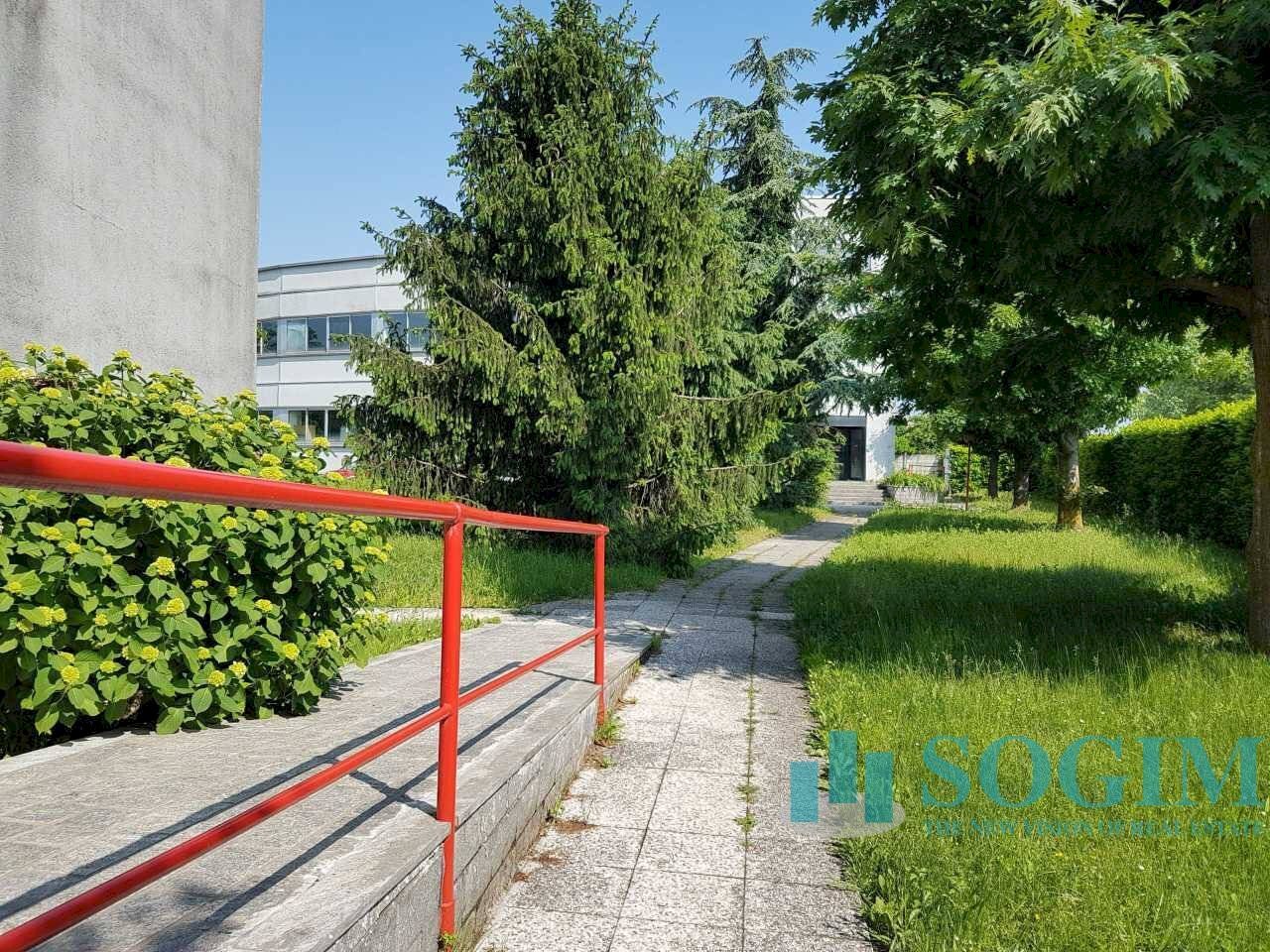 esterno1 - Capannone ex sp 161 dosso 9, Settala - foto 2