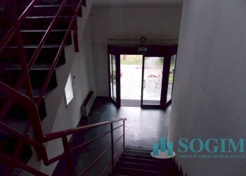 scale di ingresso - Capannone ex sp 161 dosso 9, Settala - foto 4