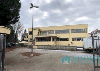 foto esterna - Commercial Premises strada statale sempione, Busto Arsizio - photo 1