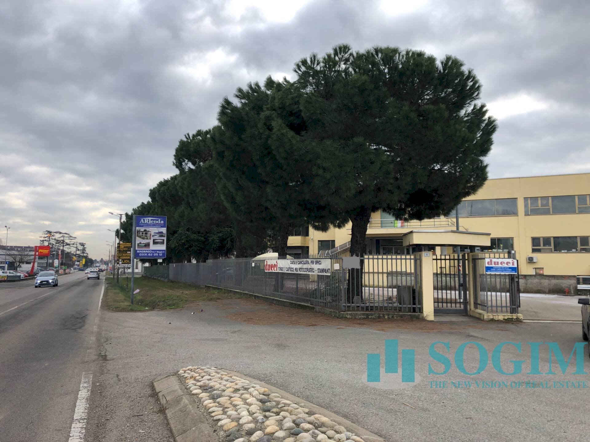 foto esterna - Commercial Premises statale sempione
5, Busto Arsizio - photo 2