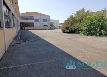 Foto 12 - Capannone Via Misericordia
 
33, Vedano al Lambro - foto 12