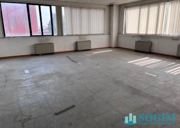 Foto 2 - Capannone Via Della Meccanica
 
3/5, Gaggiano - foto 2