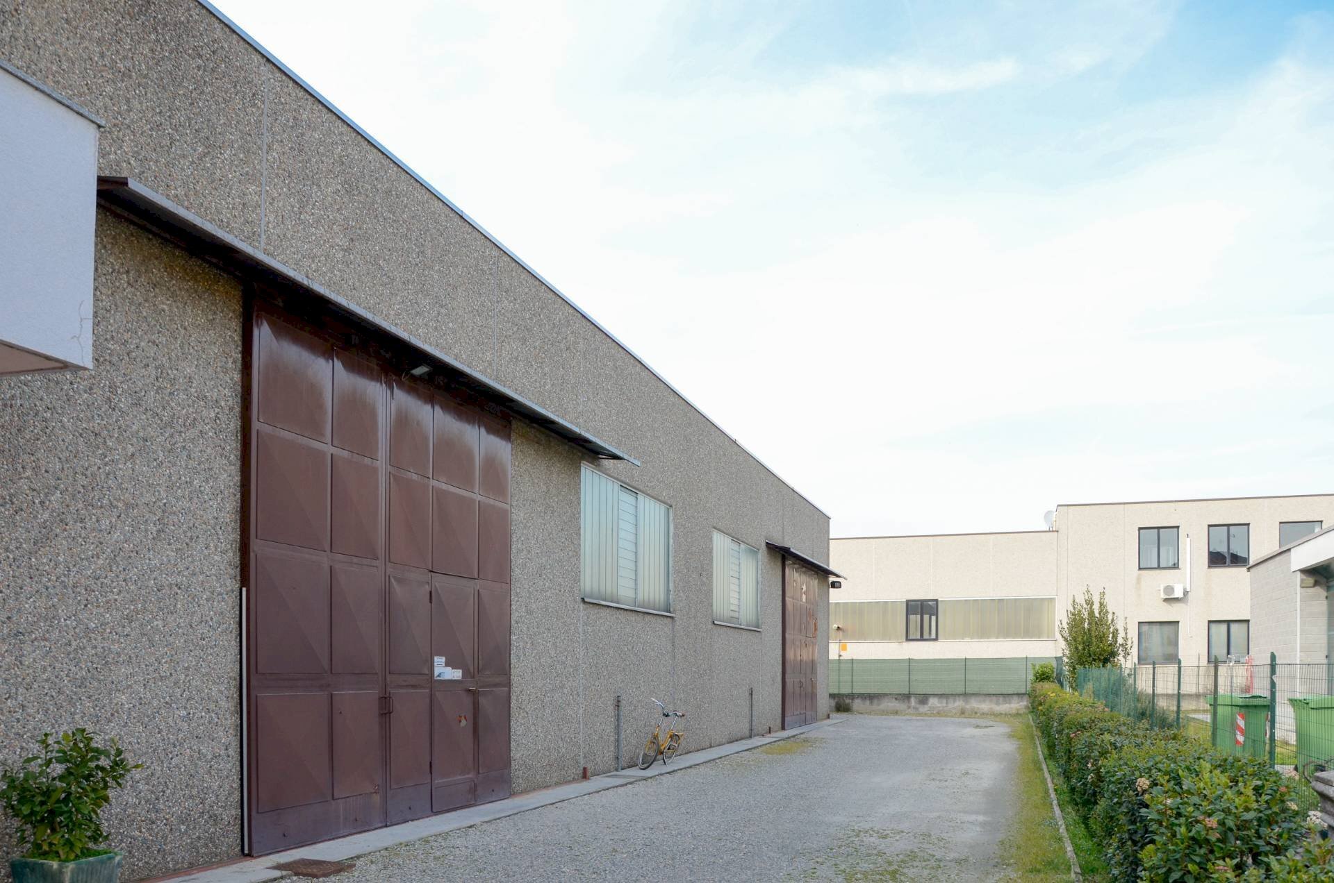 Foto 1 - Capannone Via Monte Golico, Samarate - foto 1