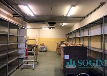 foto interna 6 - Capannone via Brughetti
 
9/h, Bovisio-Masciago - foto 10