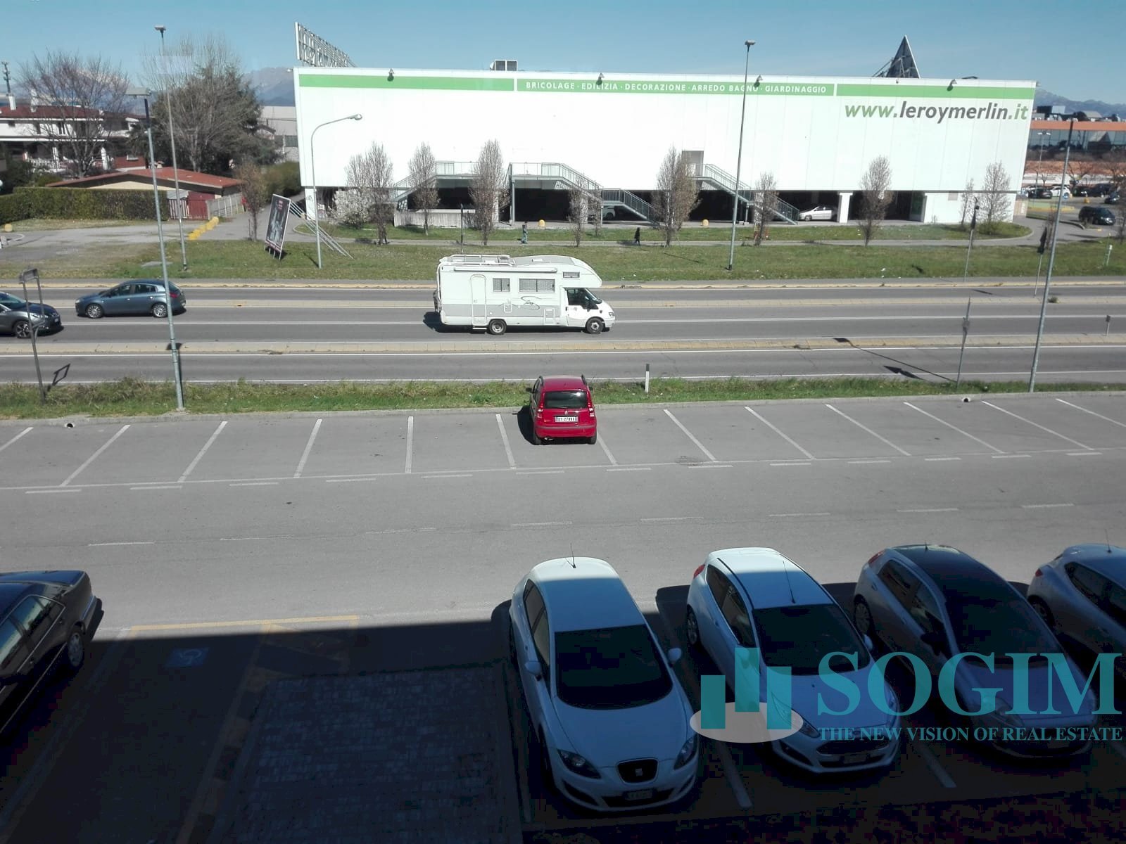 foto esterna - Locale Commerciale Via Italia
 
162, Busnago - foto 2