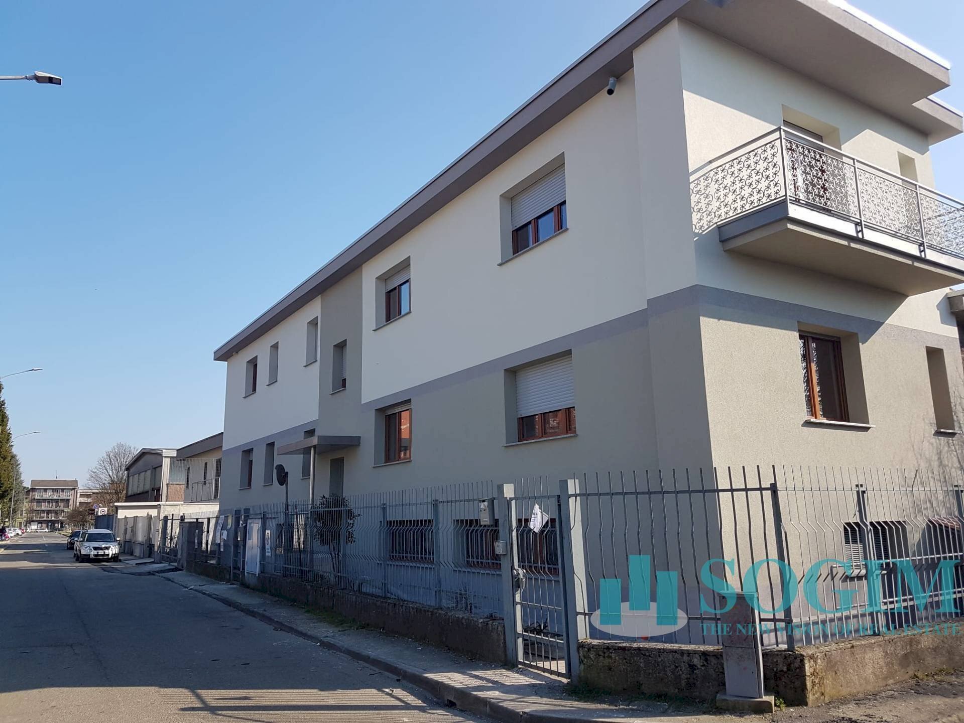 Foto 1 - Capannone Opera - foto 1