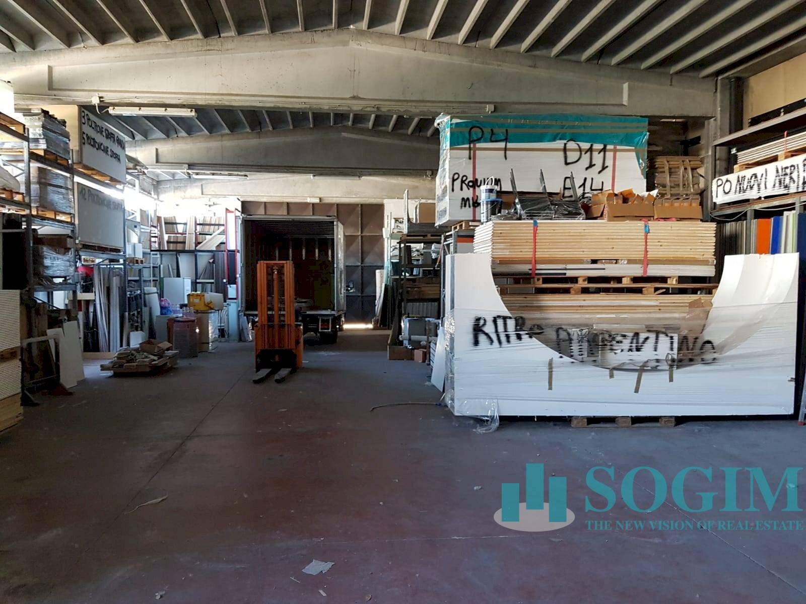 Foto 2 - Capannone Opera - foto 2