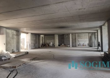 interno - Commercial Premises Via Volta, Paderno Dugnano - photo 1