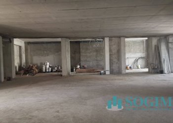 interno - Commercial Premises Via Volta, Paderno Dugnano - photo 3