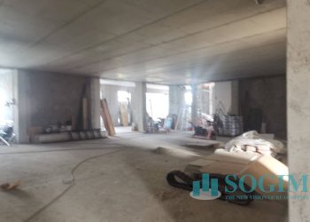 interno - Commercial Premises Via Volta, Paderno Dugnano - photo 4