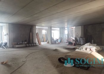 interno - Commercial Premises Via Volta, Paderno Dugnano - photo 5