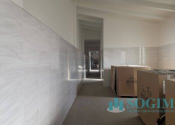 interno - Commercial Premises Via Volta, Paderno Dugnano - photo 6