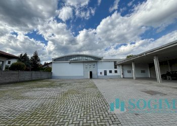 Foto 2 - Capannone via giovanni XXIII
 
102, Cardano al Campo - foto 2