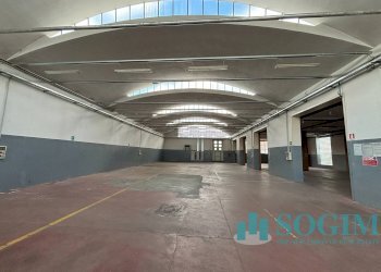 Foto 3 - Capannone via giovanni XXIII
 
102, Cardano al Campo - foto 3