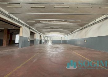 Foto 4 - Capannone via giovanni XXIII
 
102, Cardano al Campo - foto 4