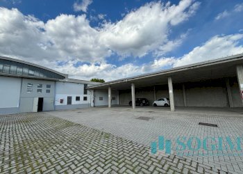 Foto 31 - Capannone via giovanni XXIII
 
102, Cardano al Campo - foto 31