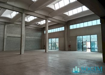 Foto 1 - Capannone Via Beato Don Carlo Gnocchi
 
38, Macherio - foto 1