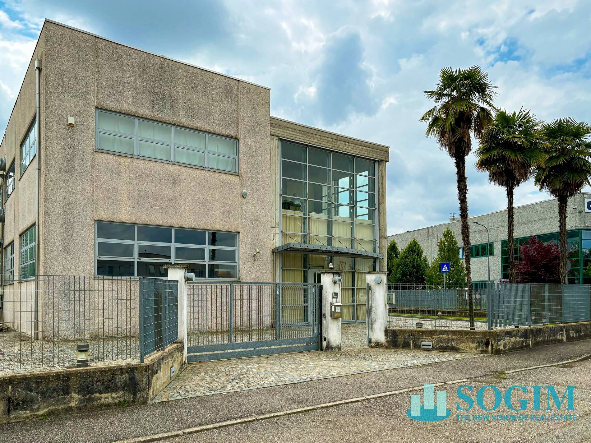 Foto 1 - Shed via 2 giugno
 
15, Azzate - photo 1