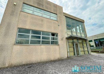 Foto 32 - Capannone via 2 giugno
 
15, Azzate - foto 32