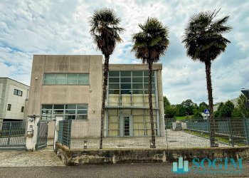 Foto 34 - Capannone via 2 giugno
 
15, Azzate - foto 34