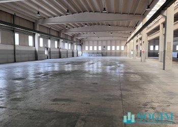 Foto 1 - Capannone via Dante
 
55, Abbiategrasso - foto 1