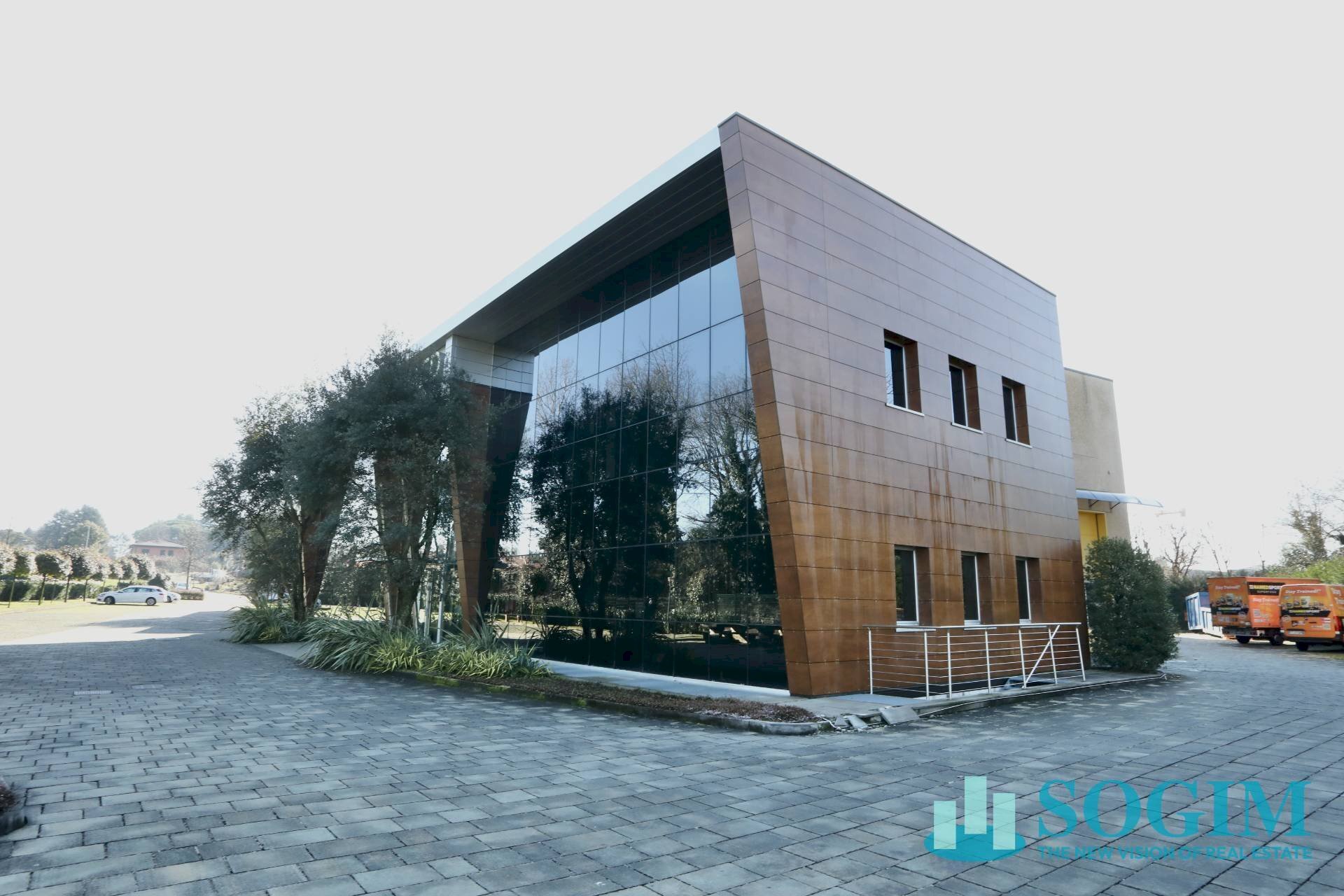 Foto 1 - Capannone maggi
 
120, Lesmo - foto 1