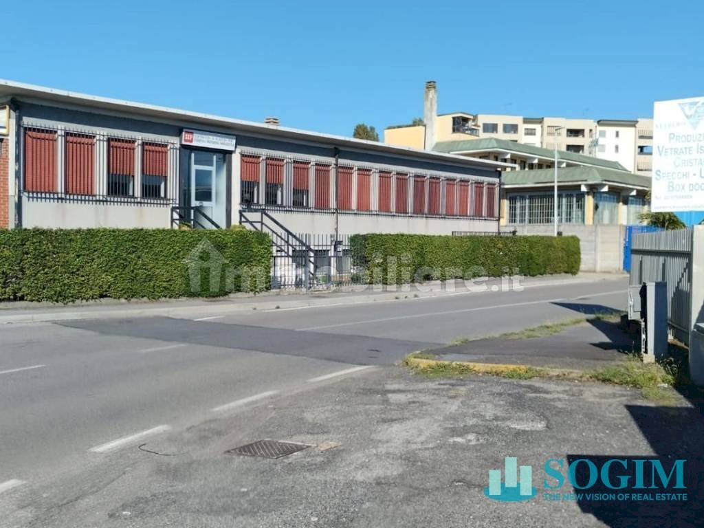 Foto 1 - Capannone via Manara
 
4/6/8, Opera - foto 1