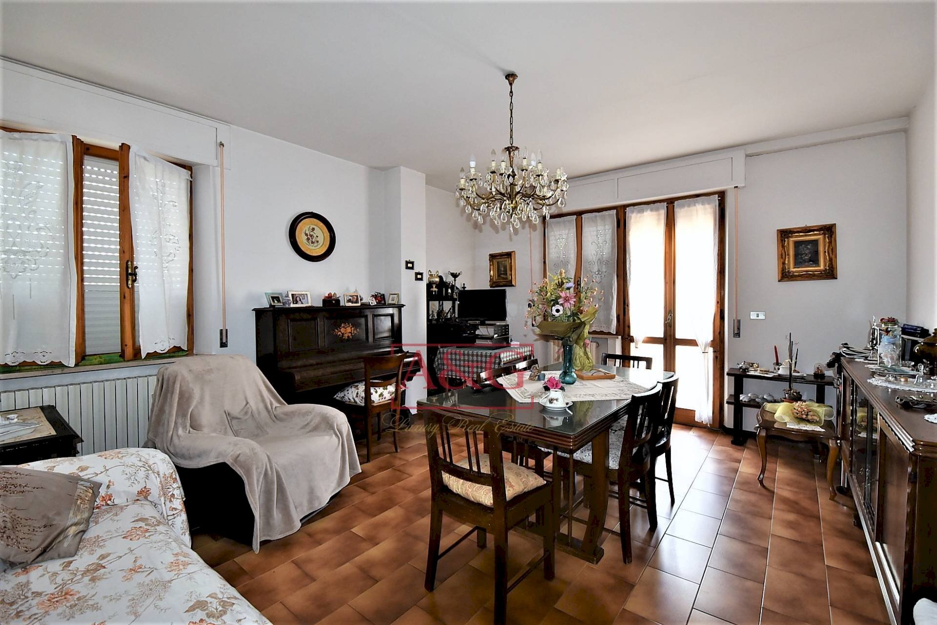 Foto 2 - Casa indipendente via ugo la malfa
 
38, Amandola - foto 2