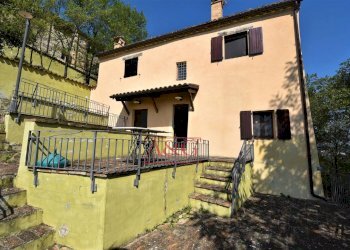 Foto 2 - Casa indipendente Contrada Migliarucci
 
194, Sarnano - foto 2