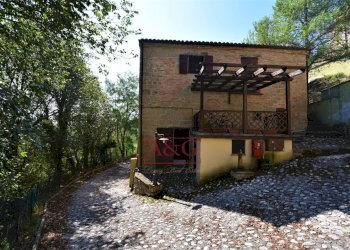 Foto 3 - Casa indipendente Contrada Migliarucci
 
194, Sarnano - foto 3