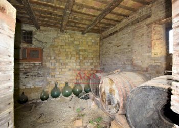 Foto 6 - Rustico c.da mossa
 
28, Mogliano - foto 6