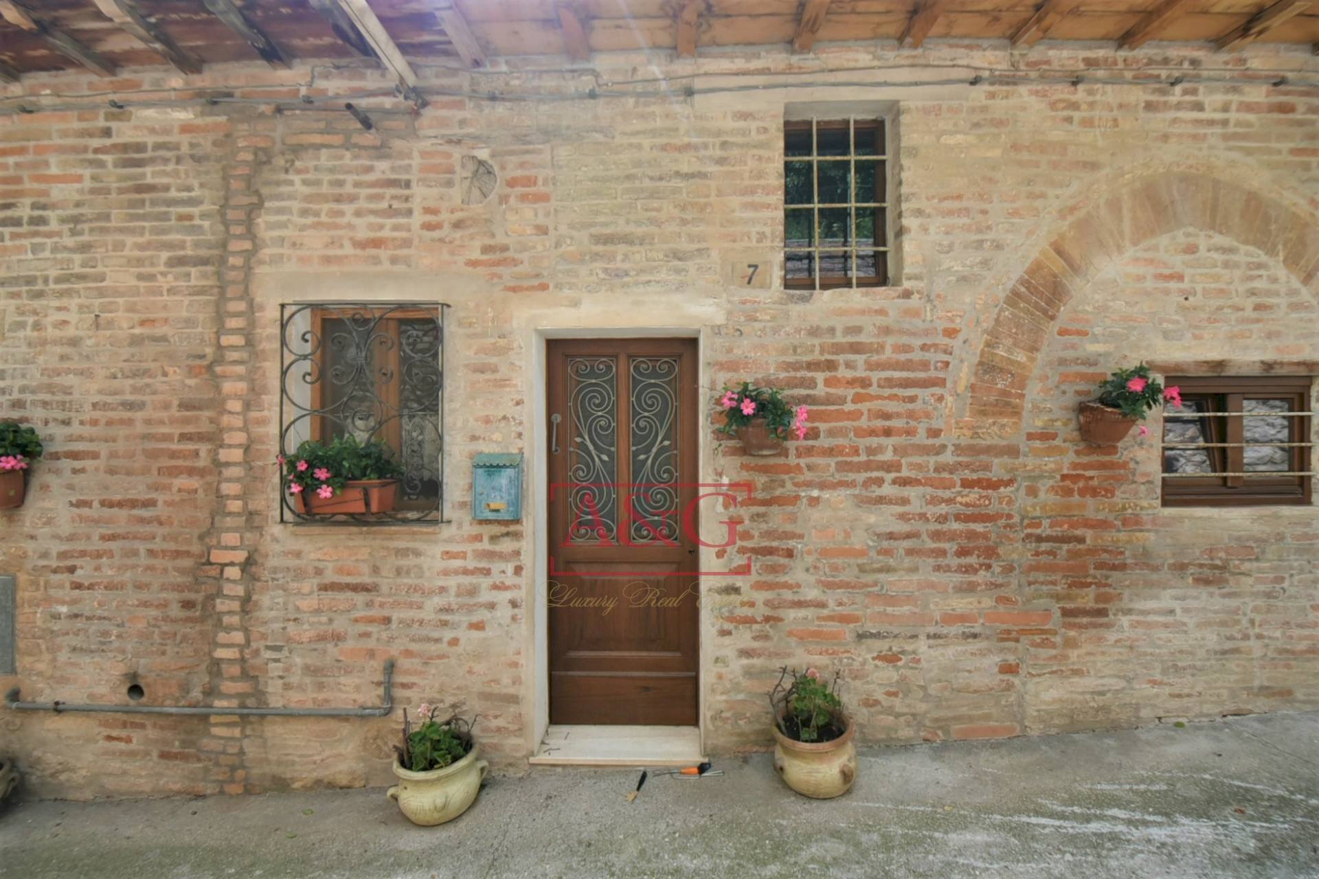 Foto 2 - Independent house via Guglielmucci
 
7, Amandola - photo 2