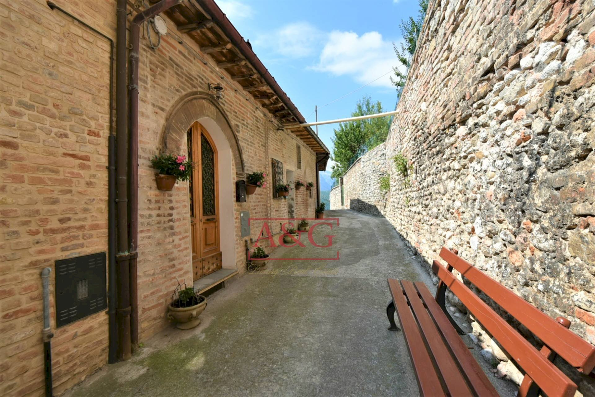 Foto 3 - Independent house via Guglielmucci
 
7, Amandola - photo 3