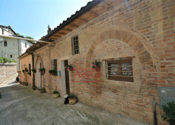 Foto 1 - Independent house via Guglielmucci
 
7, Amandola - photo 1