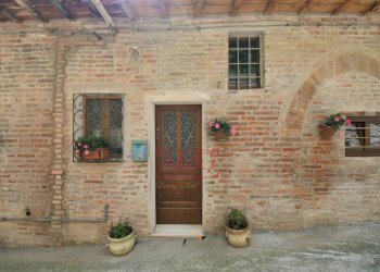 Foto 2 - Independent house via Guglielmucci
 
7, Amandola - photo 2