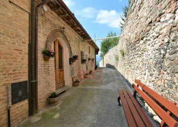 Foto 3 - Independent house via Guglielmucci
 
7, Amandola - photo 3