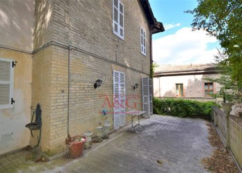 Foto 22 - Independent house Via Guglielmo Marconi
 
24, Amandola - photo 22