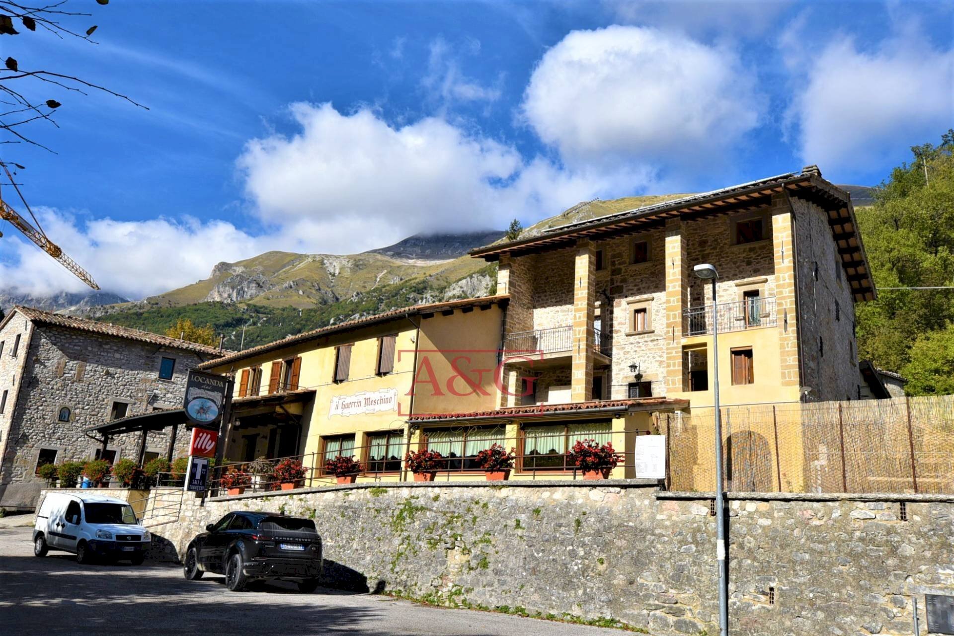 Foto 1 - Hotel Frazione Rocca
 
54, Montemonaco - photo 1