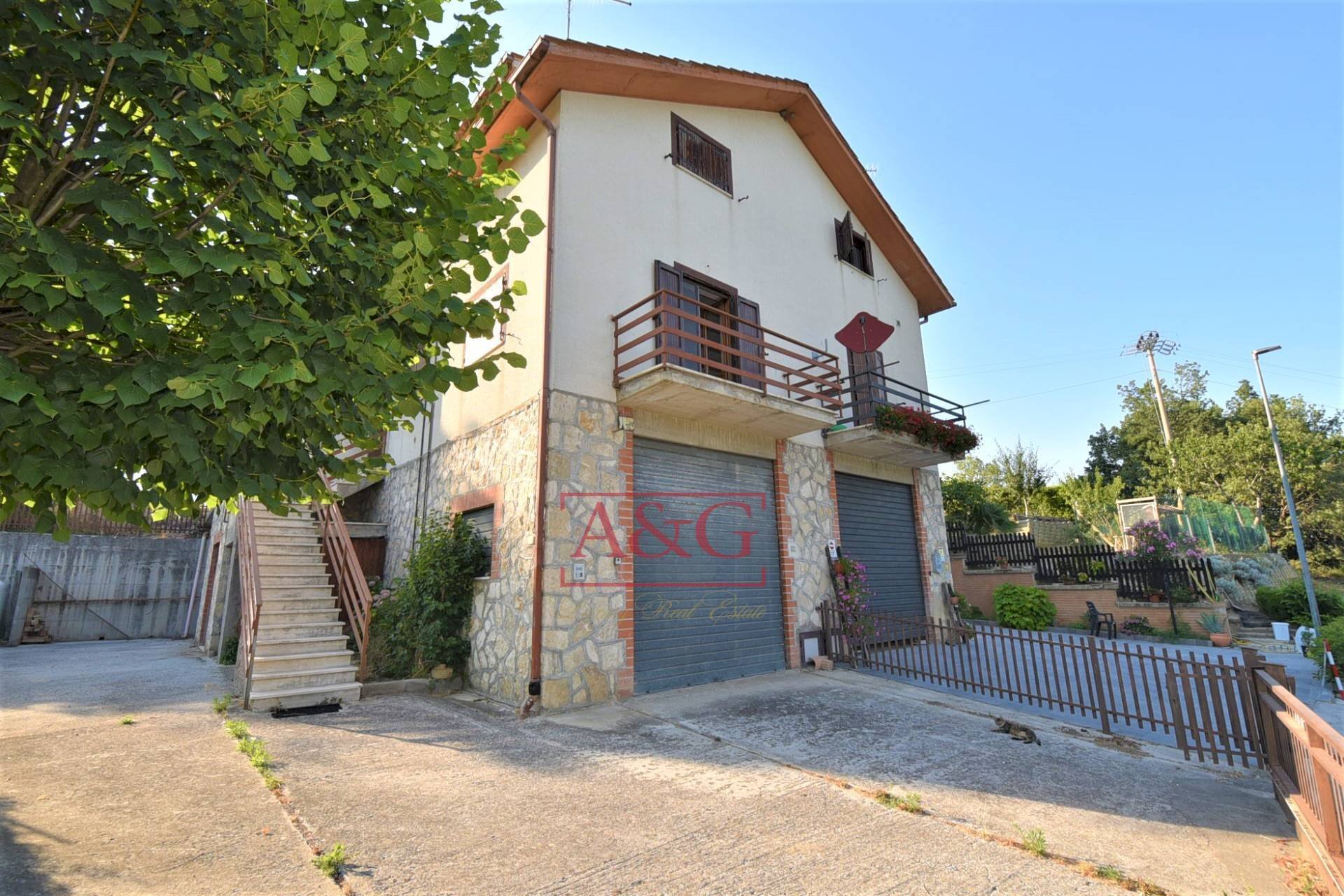 Foto 3 - Appartamento Località Lanciatoio
 
12, Montemonaco - foto 3