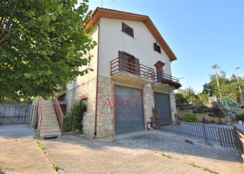 Foto 3 - Appartamento Località Lanciatoio
 
12, Montemonaco - foto 3