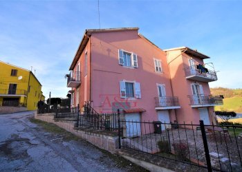 Foto 2 - Casa indipendente Contrada Cardagnano
 
319/C, Sarnano - foto 2