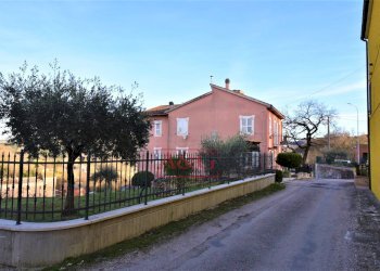 Foto 3 - Casa indipendente Contrada Cardagnano
 
319/C, Sarnano - foto 3