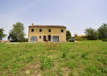 Foto 3 - Rustico Contrada Rio del Bove
 
1, Torre San Patrizio - foto 3